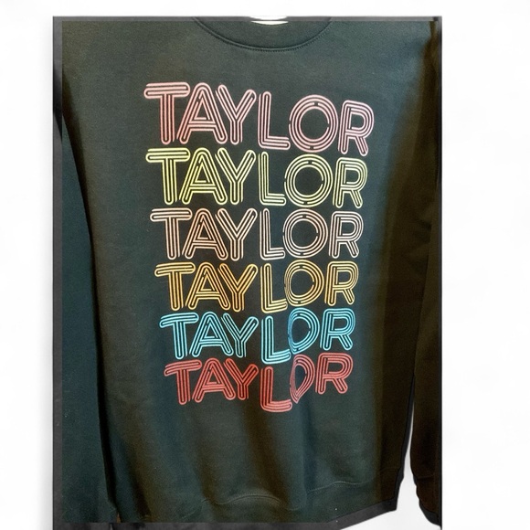 Gildan “Taylor” Black Sweatshirt Size S - Picture 2 of 3